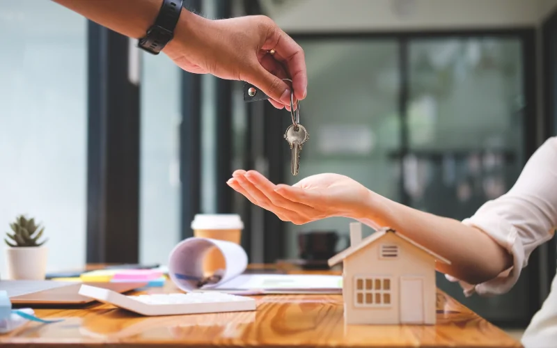 Difference Between Mortgage Adviser and Broker: UK Guide Difference Between Mortgage Adviser and Broker: UK Guide