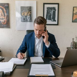 what does a mortgage broker need to know